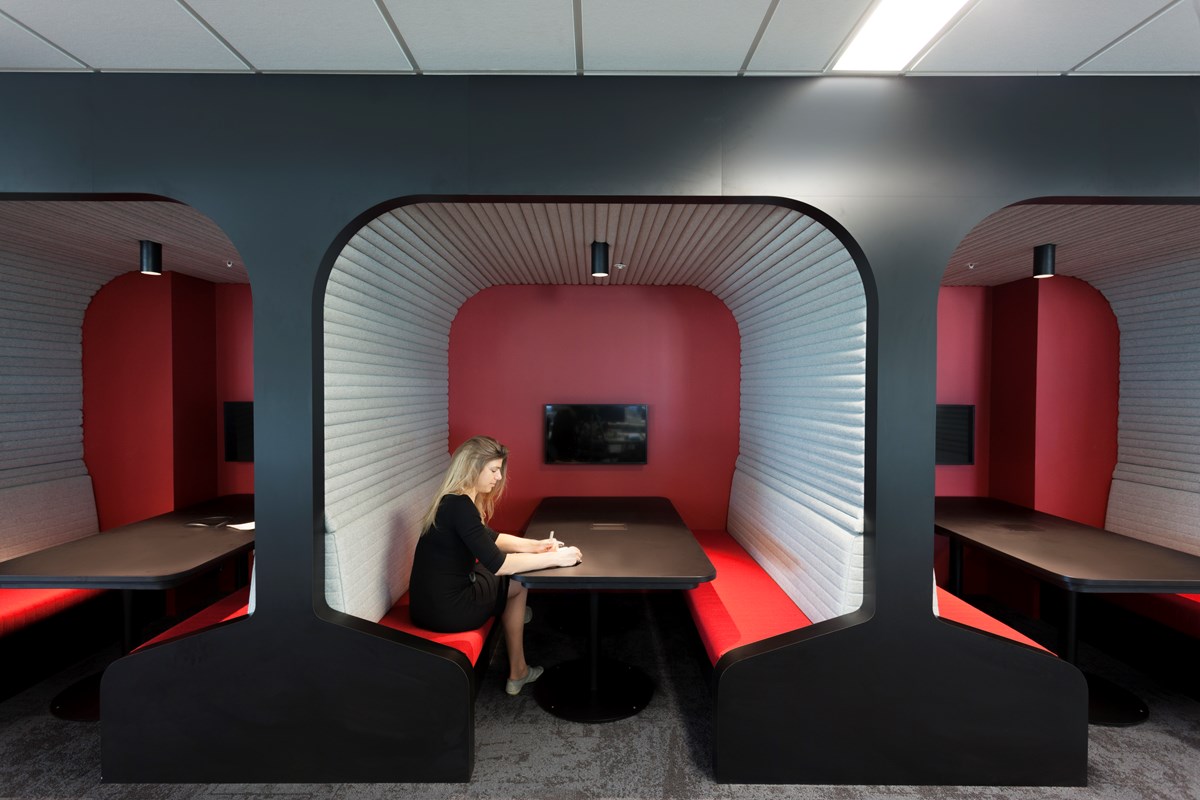 Burnished Black Laminate in Z Energy seating