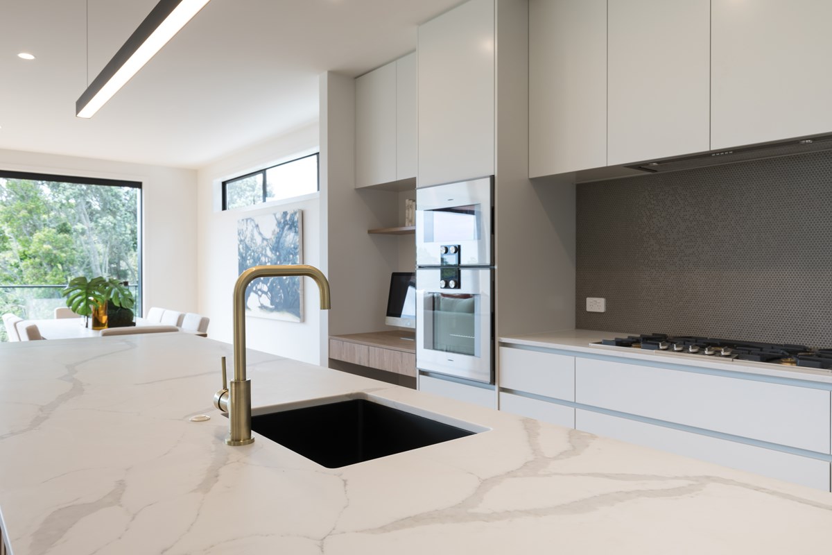 Prime Stone Statuario Venato Leather wide