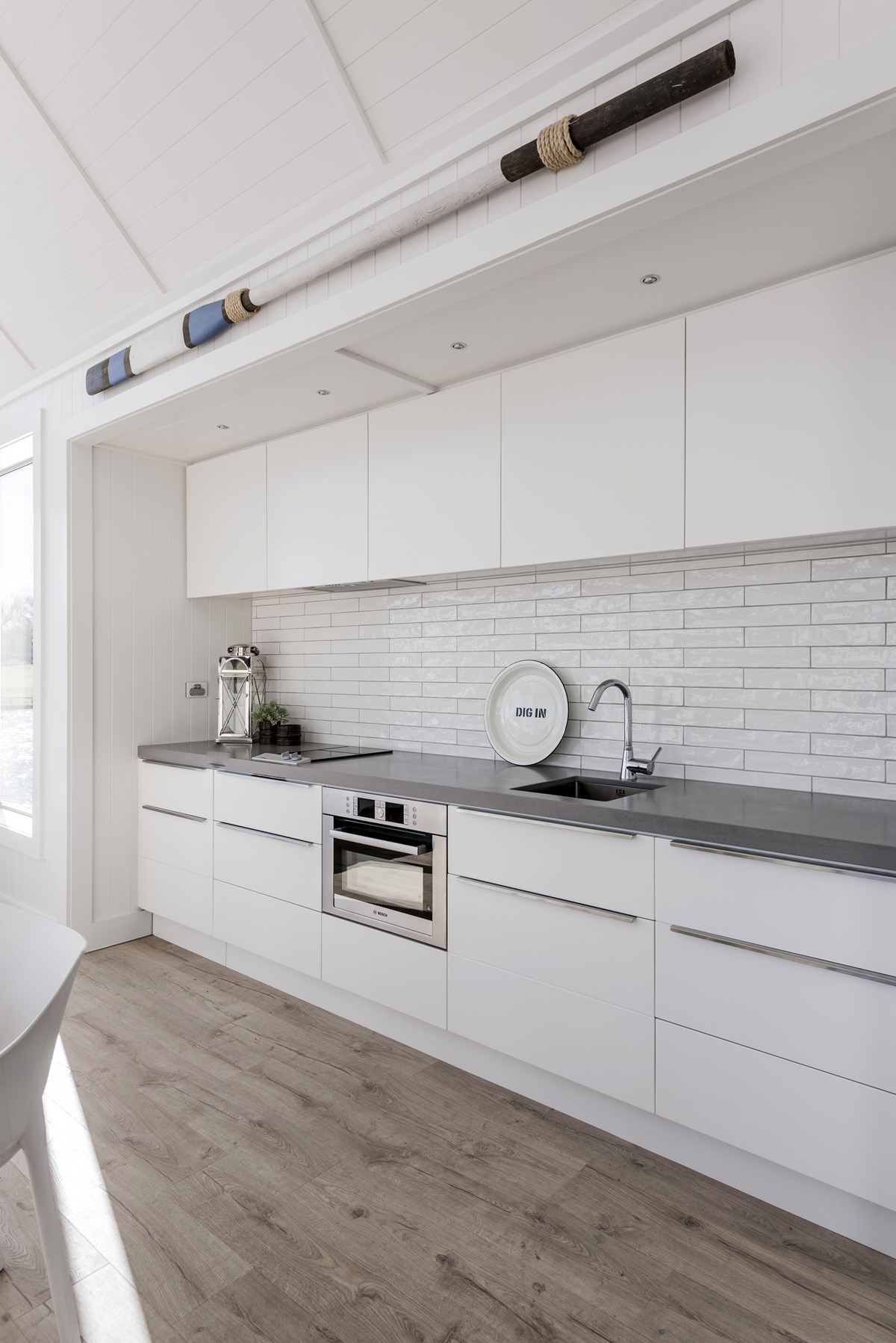 White Gloss Laminate kitchen detail Davinia Sutton
